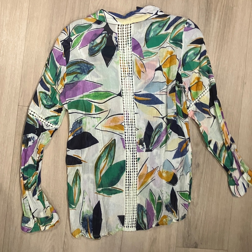 Floral button down blouse size large - image 3